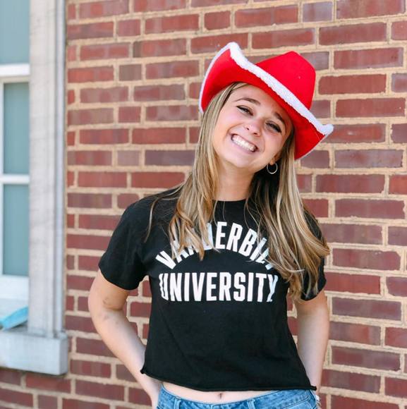 Meet your Posher, Macie - Picture 1 of 1